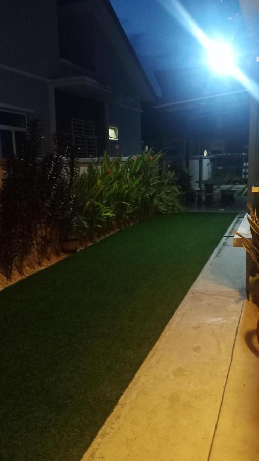 Illa Bella Homestay Jasin Exterior photo